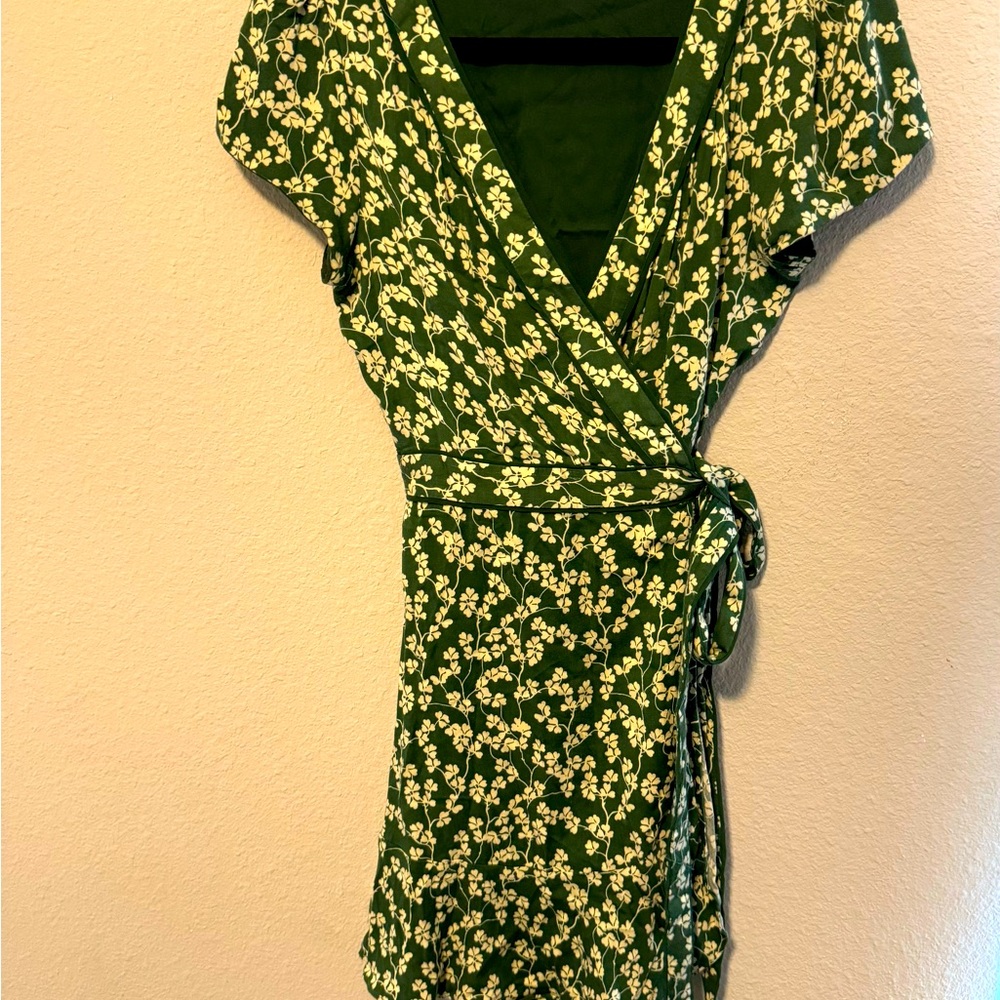 Wrap mini dress size M runs small